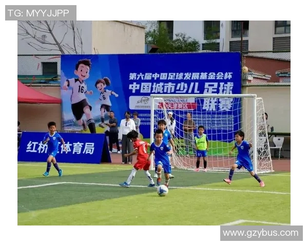 足球小能手联赛背后的友谊与竞争关系探讨