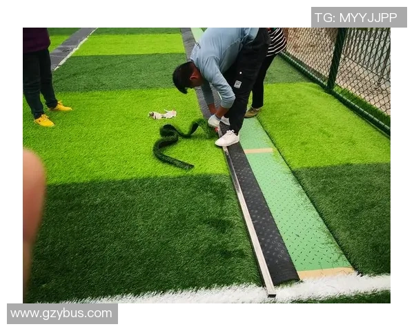 足球泥工的技艺传承与创新探索在现代足球场地建设中的重要性